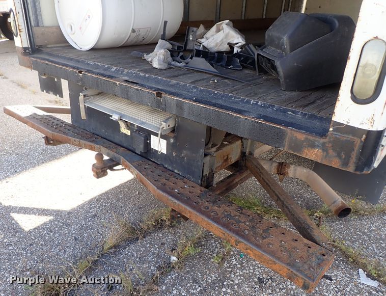 image for item DB7642 2008 GMC Savana box truck