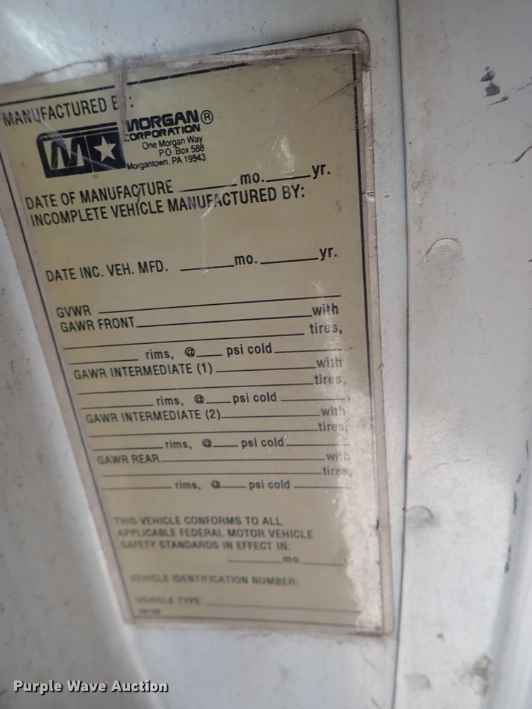 image for item DB7647 2001 GMC Savana box truck