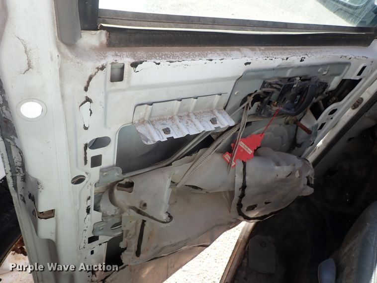 image for item DB7647 2001 GMC Savana box truck