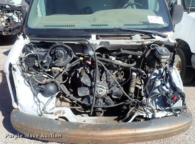 image for item DB7647 2001 GMC Savana box truck