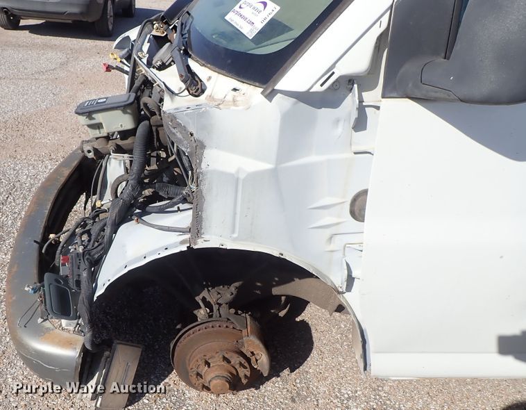 image for item DB7647 2001 GMC Savana box truck