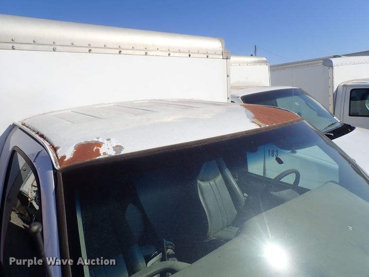 image for item DB7647 2001 GMC Savana box truck