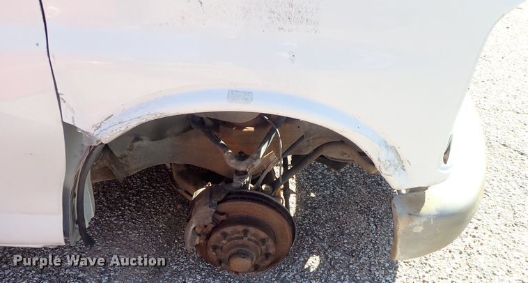 image for item DB7647 2001 GMC Savana box truck