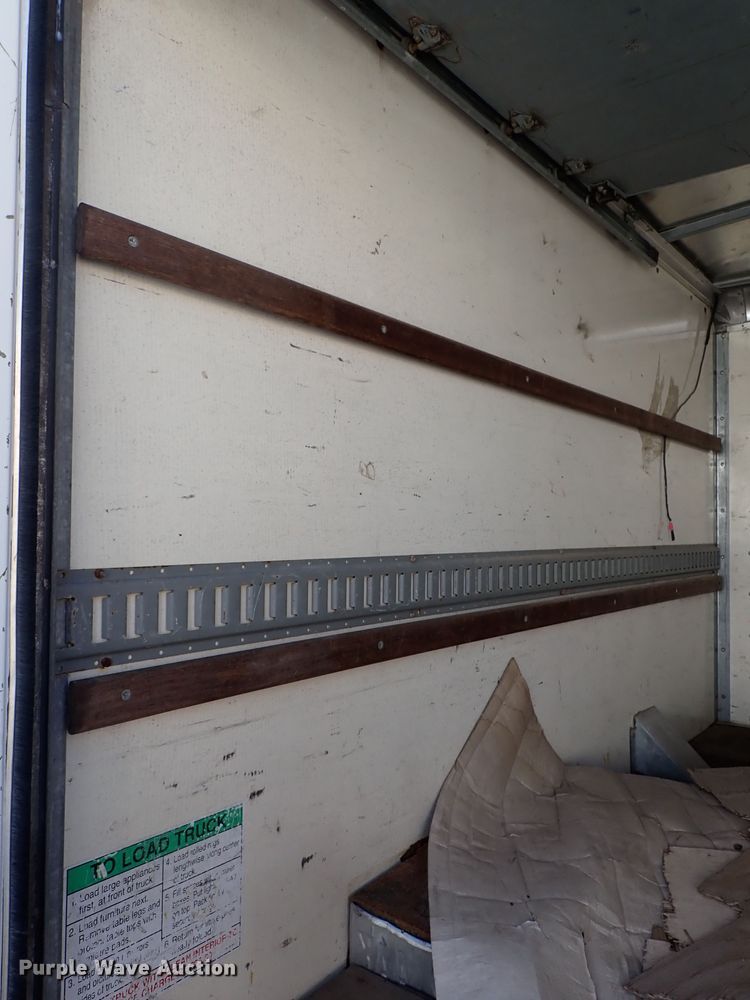 image for item DB7647 2001 GMC Savana box truck