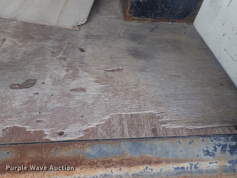 image for item DB7647 2001 GMC Savana box truck