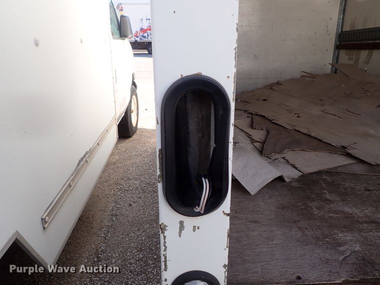 image for item DB7647 2001 GMC Savana box truck