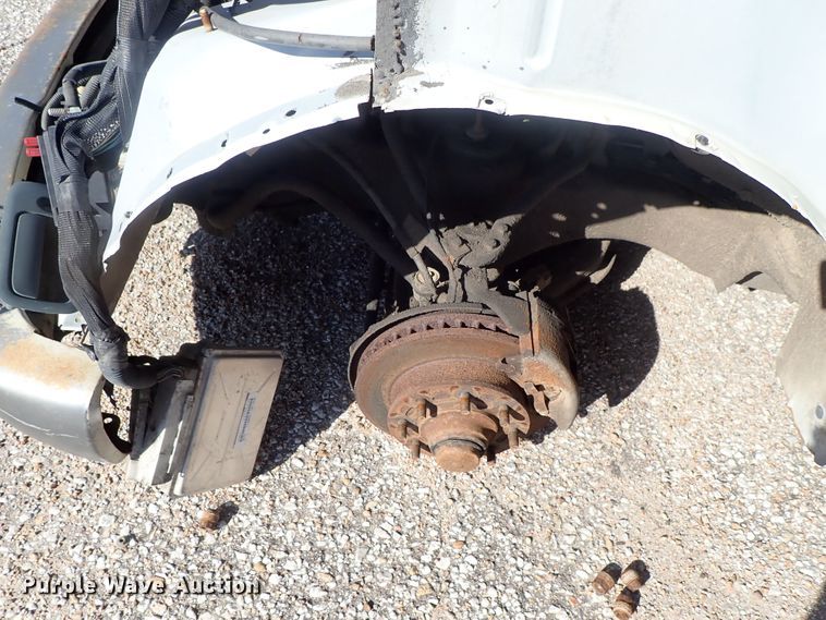 image for item DB7647 2001 GMC Savana box truck