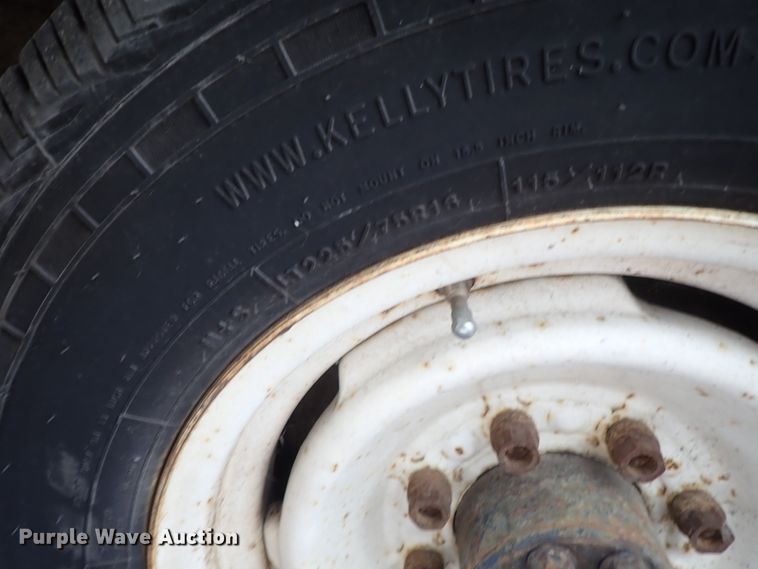 image for item DB7647 2001 GMC Savana box truck