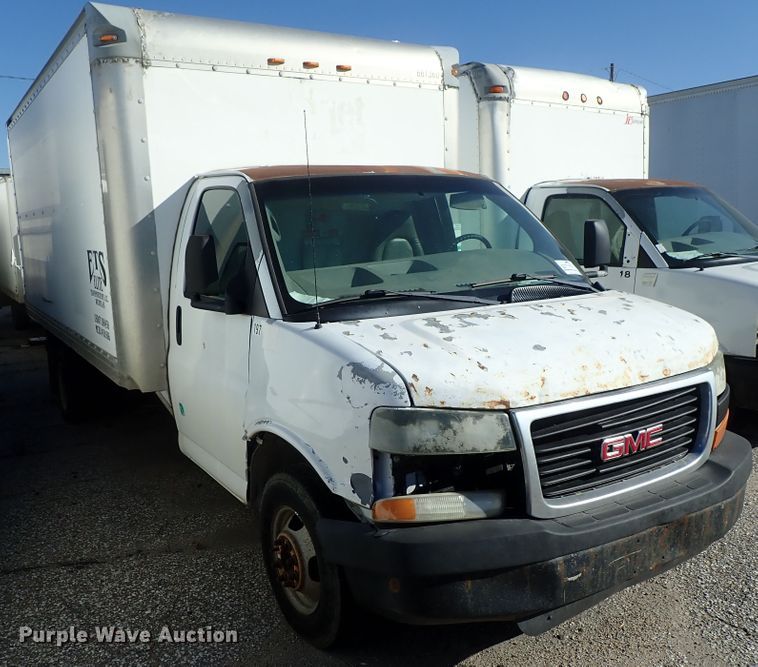 image for item DB7650 2006 GMC Savana box truck