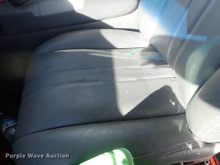 image for item DB7650 2006 GMC Savana box truck