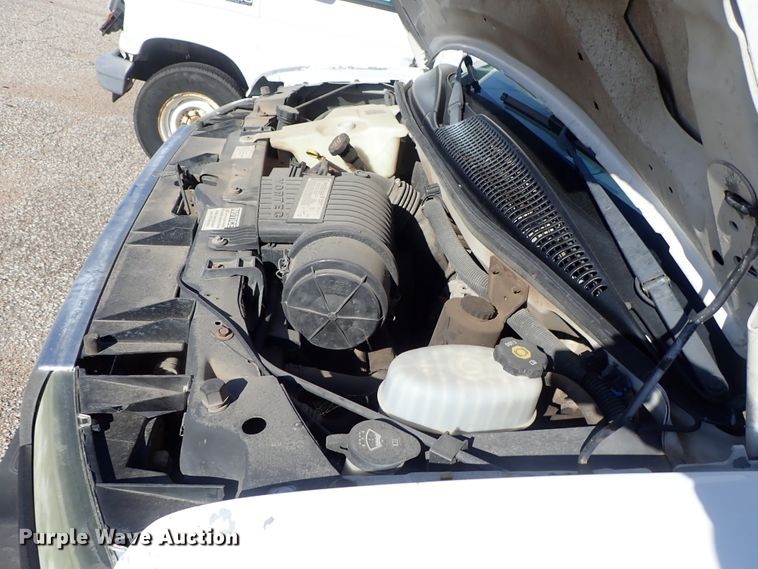 image for item DB7650 2006 GMC Savana box truck