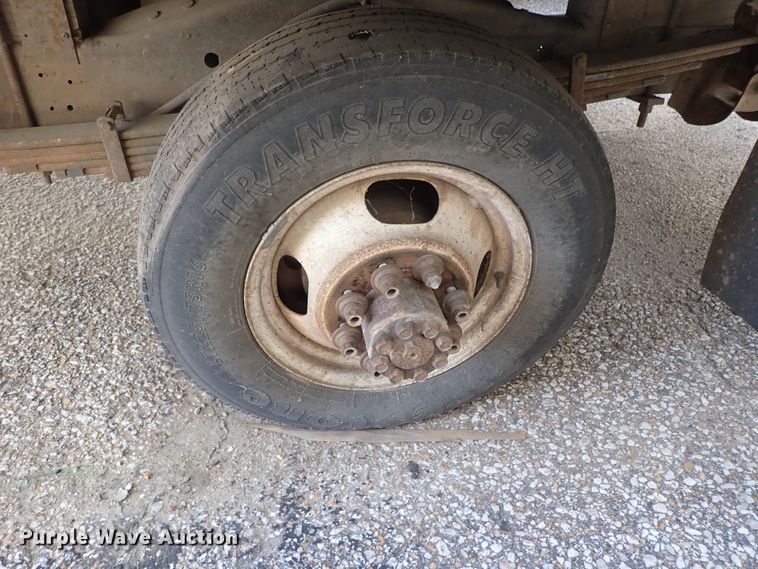 image for item DB7650 2006 GMC Savana box truck