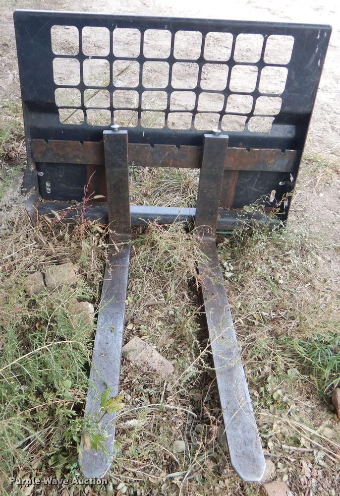 image for item DD4546 Skid steer pallet forks