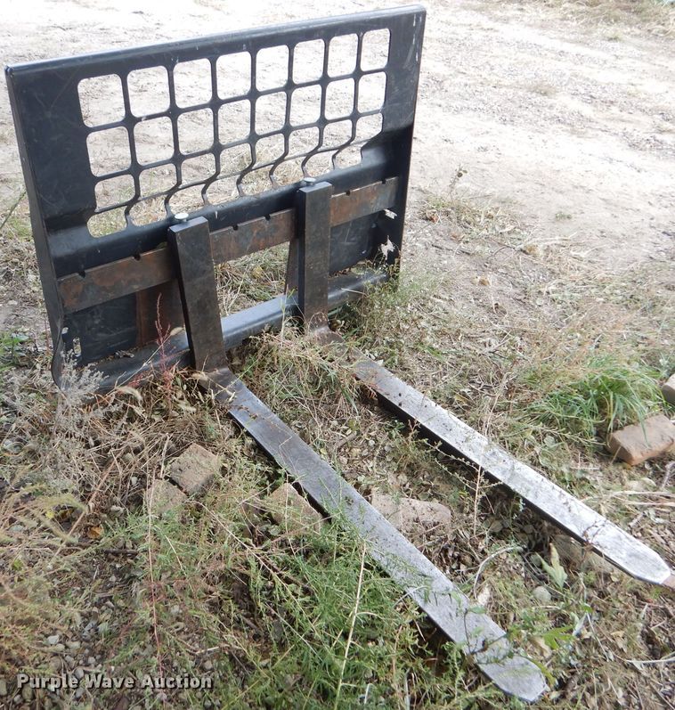 image for item DD4546 Skid steer pallet forks