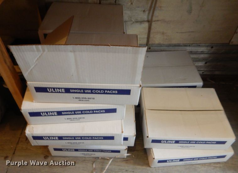image for item DD4550 Packing boxes and cold packs