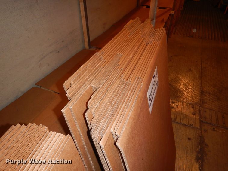 image for item DD4550 Packing boxes and cold packs