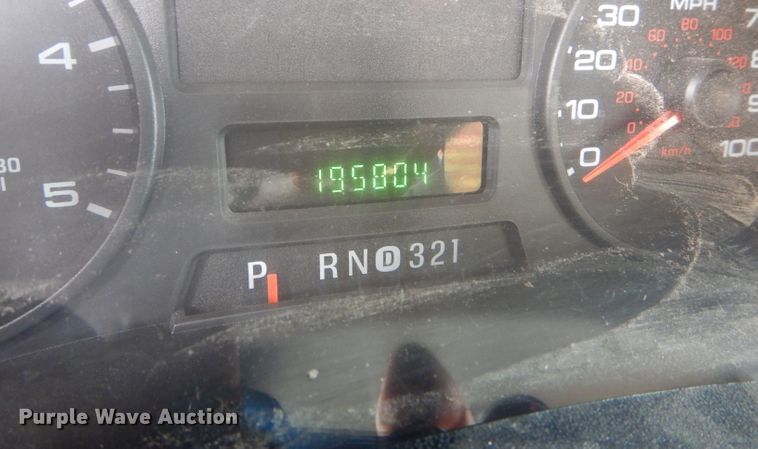 image for item DD4553 2005 Ford F350 Super Duty XLT SuperCab flatbed pickup truck