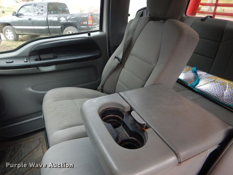 image for item DD4553 2005 Ford F350 Super Duty XLT SuperCab flatbed pickup truck