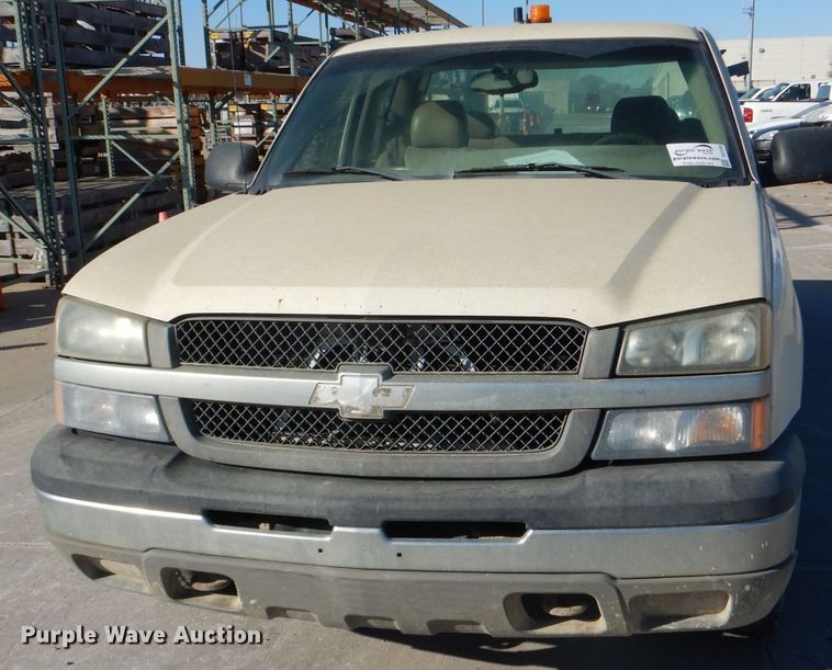 image for item DE4100 2003 Chevrolet Silverado 1500 Ext. Cab pickup truck