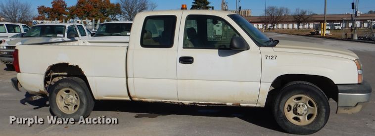 image for item DE4100 2003 Chevrolet Silverado 1500 Ext. Cab pickup truck
