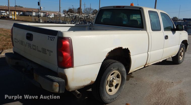 image for item DE4100 2003 Chevrolet Silverado 1500 Ext. Cab pickup truck