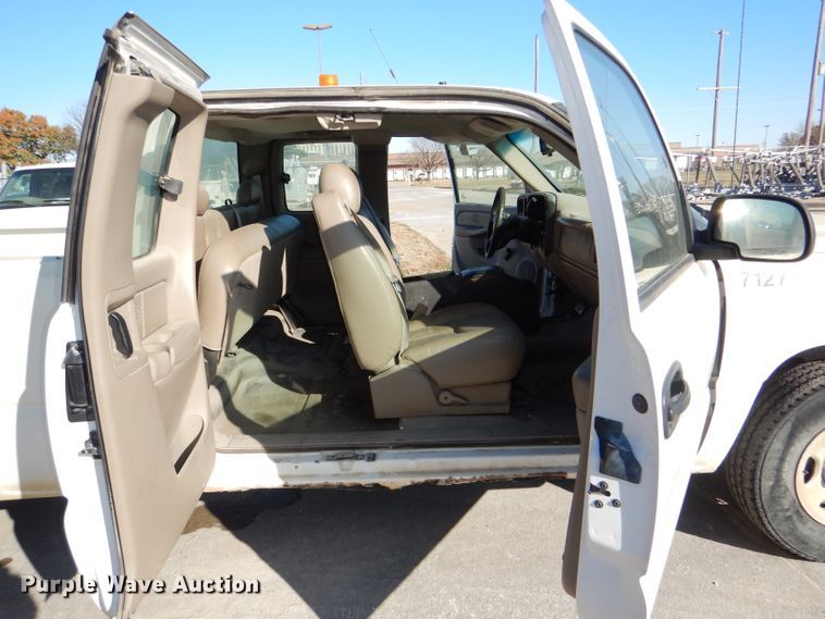 image for item DE4100 2003 Chevrolet Silverado 1500 Ext. Cab pickup truck
