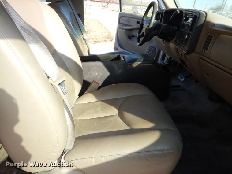 image for item DE4100 2003 Chevrolet Silverado 1500 Ext. Cab pickup truck