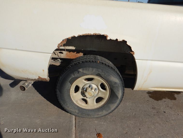 image for item DE4100 2003 Chevrolet Silverado 1500 Ext. Cab pickup truck