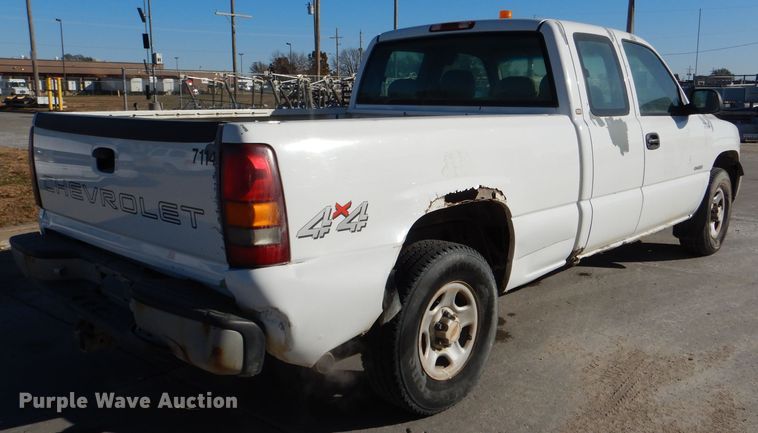 image for item DE4101 2001 Chevrolet Silverado 1500 Ext. Cab pickup truck