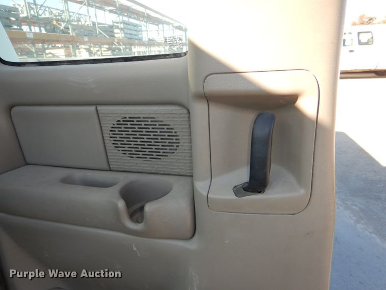 image for item DE4101 2001 Chevrolet Silverado 1500 Ext. Cab pickup truck