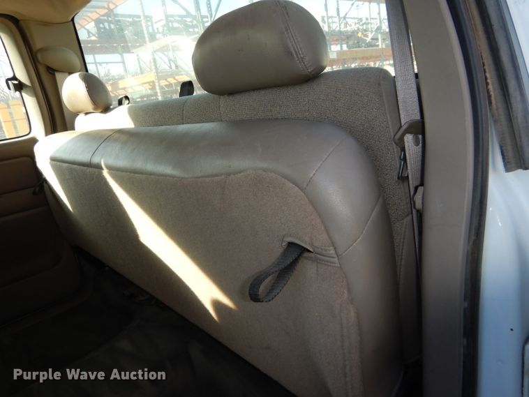 image for item DE4101 2001 Chevrolet Silverado 1500 Ext. Cab pickup truck