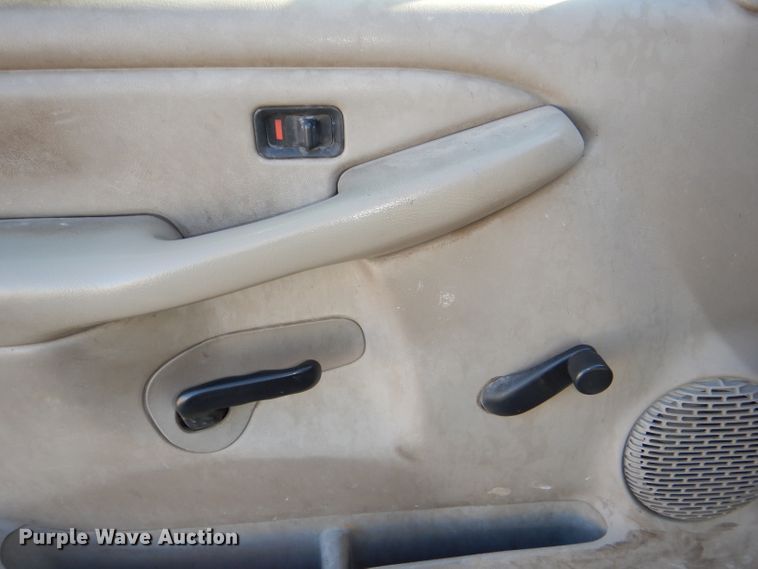 image for item DE4101 2001 Chevrolet Silverado 1500 Ext. Cab pickup truck