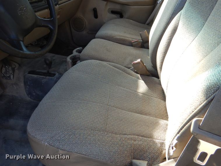 image for item DE4101 2001 Chevrolet Silverado 1500 Ext. Cab pickup truck