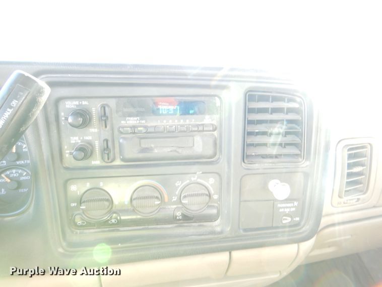 image for item DE4101 2001 Chevrolet Silverado 1500 Ext. Cab pickup truck