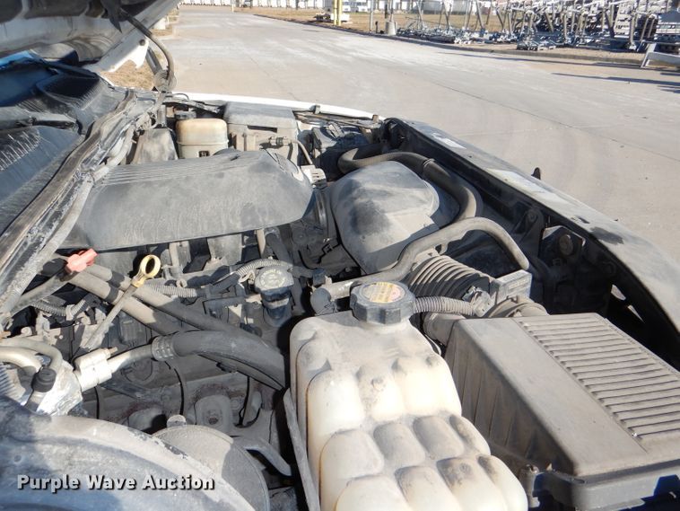 image for item DE4101 2001 Chevrolet Silverado 1500 Ext. Cab pickup truck