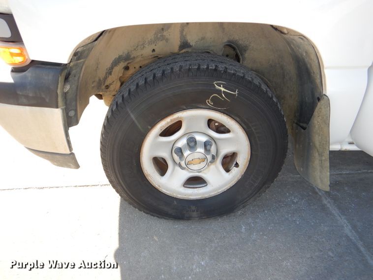 image for item DE4101 2001 Chevrolet Silverado 1500 Ext. Cab pickup truck