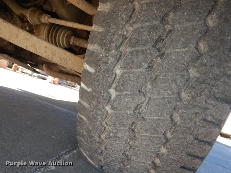 image for item DE4101 2001 Chevrolet Silverado 1500 Ext. Cab pickup truck