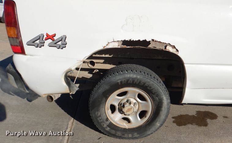 image for item DE4101 2001 Chevrolet Silverado 1500 Ext. Cab pickup truck