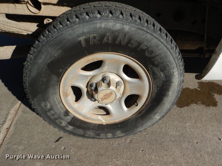 image for item DE4101 2001 Chevrolet Silverado 1500 Ext. Cab pickup truck