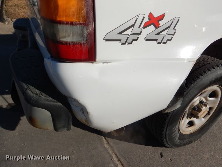 image for item DE4101 2001 Chevrolet Silverado 1500 Ext. Cab pickup truck