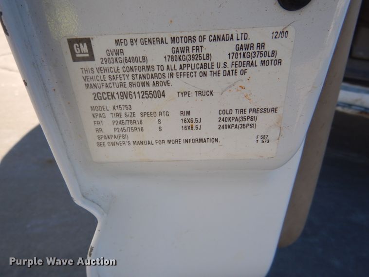 image for item DE4101 2001 Chevrolet Silverado 1500 Ext. Cab pickup truck