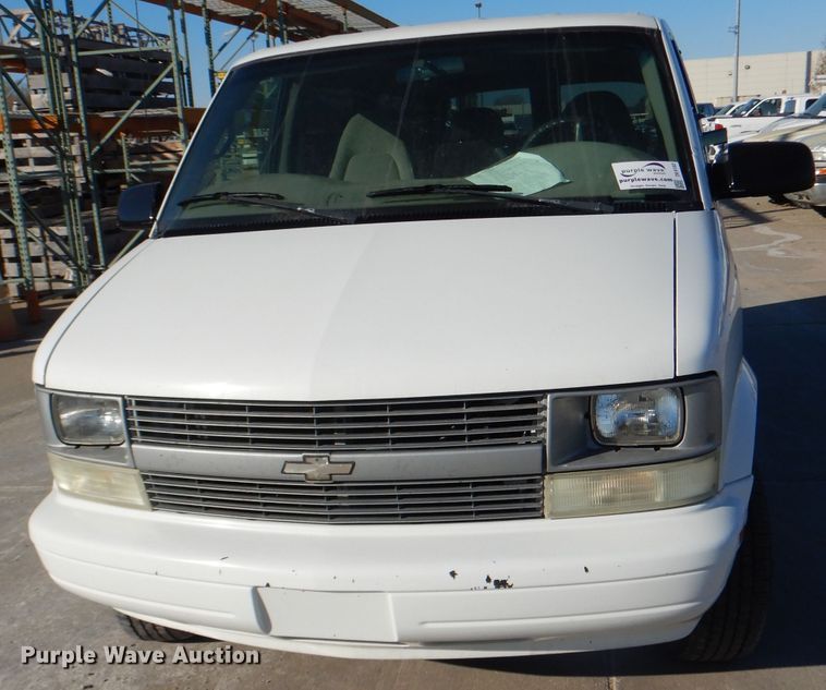 image for item DE4102 2005 Chevrolet Astro van
