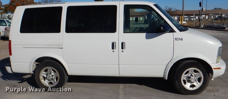 image for item DE4102 2005 Chevrolet Astro van