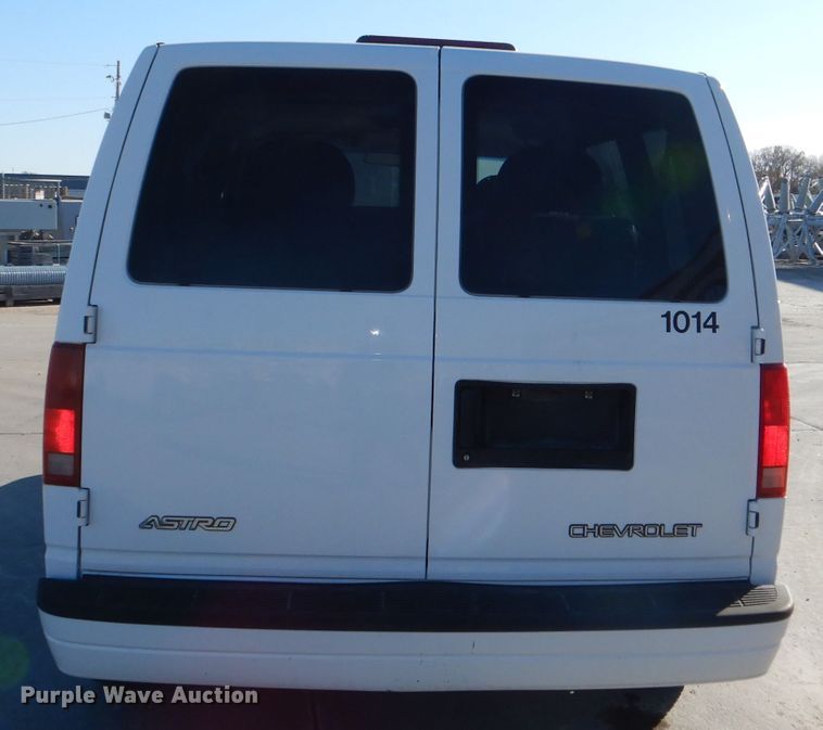 image for item DE4102 2005 Chevrolet Astro van