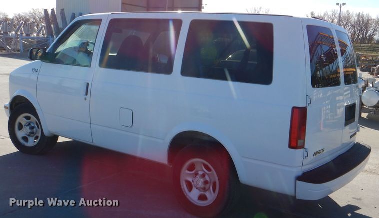 image for item DE4102 2005 Chevrolet Astro van