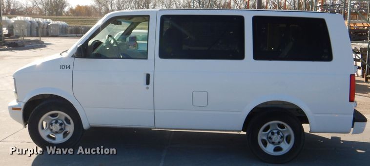 image for item DE4102 2005 Chevrolet Astro van