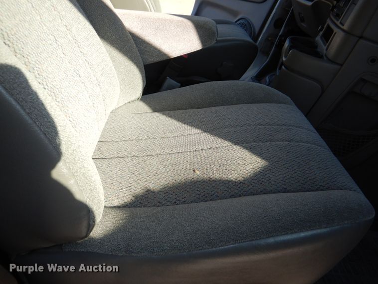 image for item DE4102 2005 Chevrolet Astro van