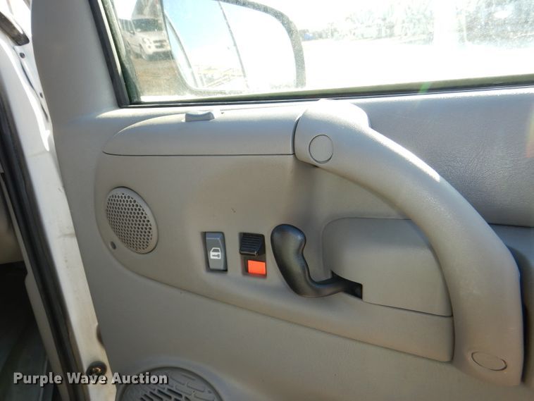 image for item DE4102 2005 Chevrolet Astro van