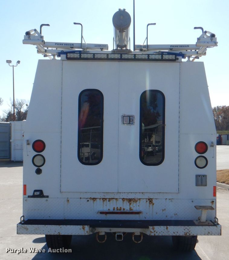 image for item DE4111 2009 Chevrolet Silverado 3500HD utility bed pickup truck