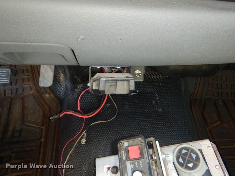 image for item DE4111 2009 Chevrolet Silverado 3500HD utility bed pickup truck